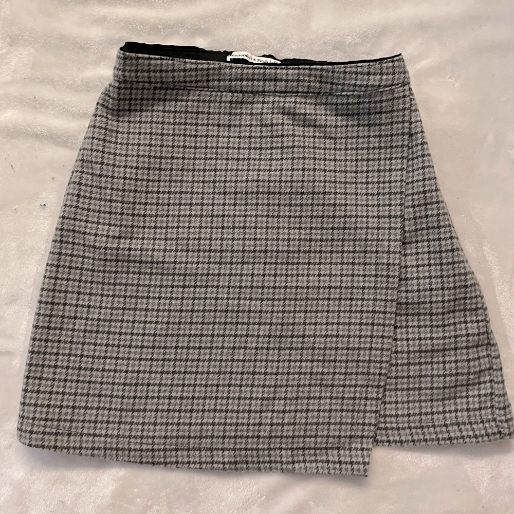 NEW! ABERCROMBIE PLAID SKIRT